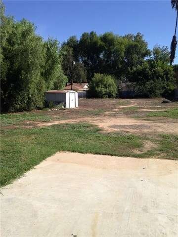 super  big  back  yard!