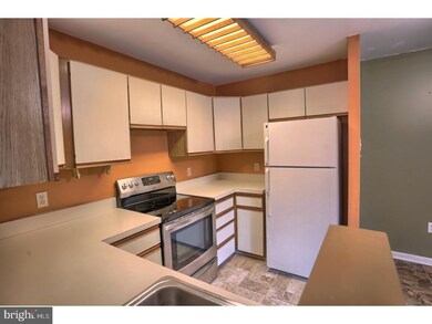 1334 W Wyomissing Ct unit M, West Lawn, PA 19609 - photo 6