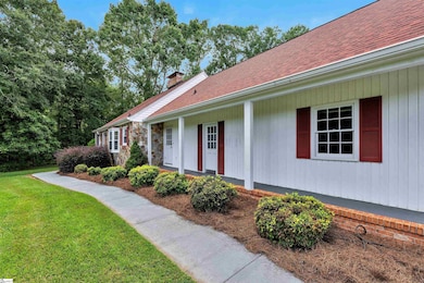 819 J C Cooper Rd, Fountain Inn, SC 29644 - photo 3