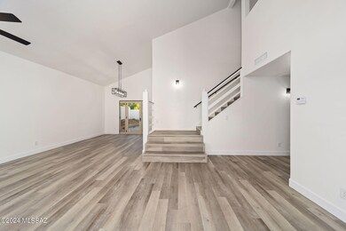 7-web-or-mls-3640 W Sadler Pl - MLS Imag