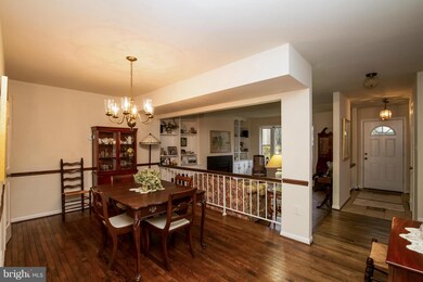 11510 Pine Cone Ct, Reston, VA 20191 - photo 7