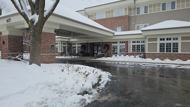 Village Green Condominiums unit 350, East Dundee, IL 60118 - photo 2