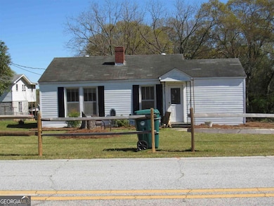 1233 N Forest Ave unit 5 HOMES, Hartwell, GA 30643 - photo 2