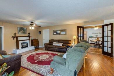 100 S Center St, Bonham, TX 75418 - photo 7