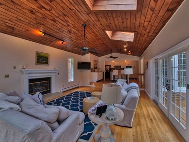 220 Forest Ln, Stowe, VT 05672 - photo 4