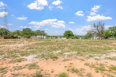 1001 W Travis St unit 6, Fredericksburg, TX 78624 - photo 3