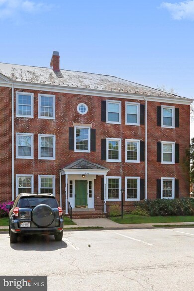 3049 S Buchanan St unit C1, Arlington, VA 22206 - photo 2