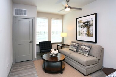 680 E Algonquin Rd unit 1404, Schaumburg, IL 60173 - photo 2