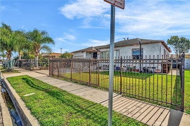 1410 W School St, Compton, CA 90220 - photo 3