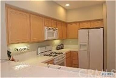Bright, well maintained Kitchen