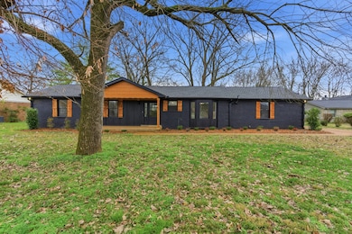 421 Clifton Dr, Goodlettsville, TN 37072 - photo 3