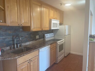 Sagamore Place Condominiums unit 1004, Quincy, MA 02171 - photo 2