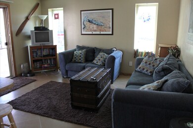 Family Room (2)