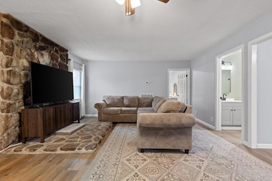 13747 Bretton Dr, Soddy Daisy, TN 37379 - photo 4