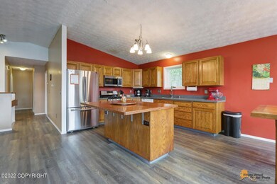 Kitchen w/ Island
