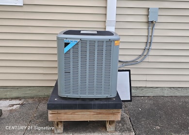 244 S Sherman St, Vassar, MI 48768 - photo 7