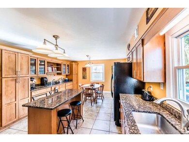 UPDATED KITCHEN & APPLIANCES STAY!