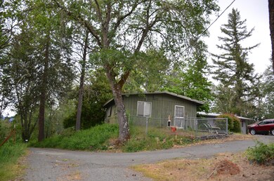 Guest quarters/Storage building