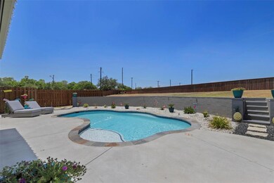 104 Oxford Ct, Weatherford, TX 76088 - photo 2