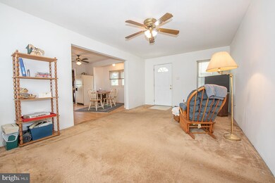 427 E Dutton Mill Rd, Brookhaven, PA 19015 - photo 4