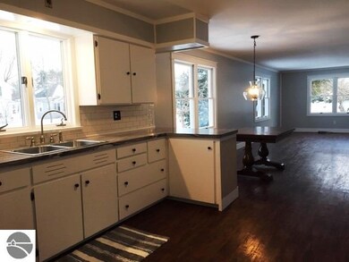 404 Pine St, Elk Rapids, MI 49629 - photo 4