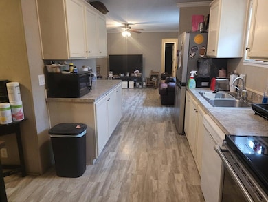 301 S Cedar St, Commerce, OK 74339 - photo 6