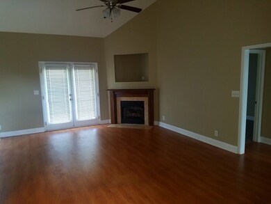 107 Manchester Ln, Byron, GA 31008 - photo 2