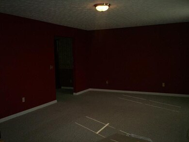 801 Isaac Shelby Cir E, Frankfort, KY 40601 - photo 3