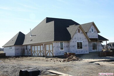 Another view of the front/size elevation of this h