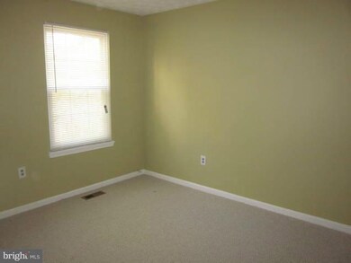 18602 Winding Creek Place, Germantown, MD 20874 - photo 4