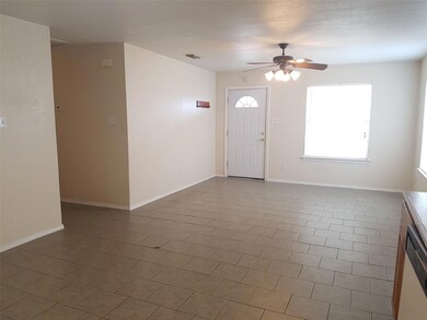225 Blue Bell Ct unit 227, Weatherford, TX 76088 - photo 5