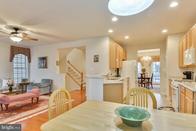 23124 Yellowwood Dr, Clarksburg, MD 20871 - photo 4