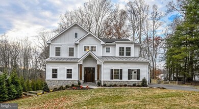 8911 Higdon Dr, Vienna, VA 22182 - photo 3