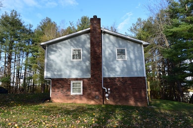 162 Ridgeview Rd NW, Floyd, VA 24091 - photo 3