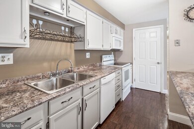 48 Cranberry Ct, Marlton, NJ 08053 - photo 4