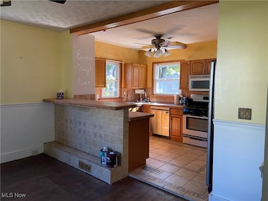 237 Commonwealth Ave NE, Massillon, OH 44646 - photo 3