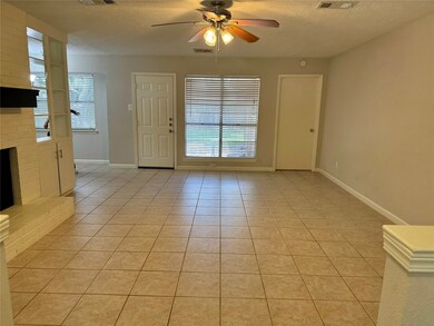 4226 Townes Forest Rd, Friendswood, TX 77546 - photo 2