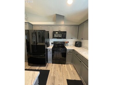 1044 Mt View Ln, Molalla, OR 97038 - photo 3