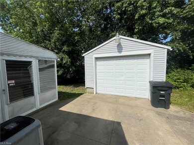1 Car garage
