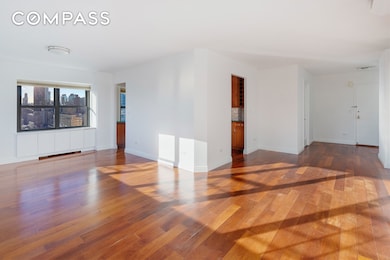 Murray Hill Mews unit 32A, New York, NY 10016 - photo 4