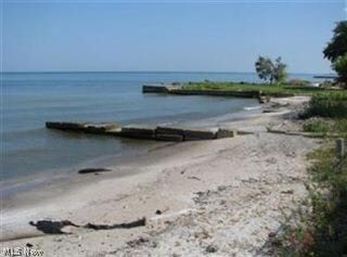 4313 E Lake Rd, Sheffield Lake, OH 44054 - photo 5