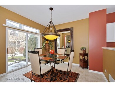 888 Havenshire Rd, Naperville, IL 60565 - photo 3