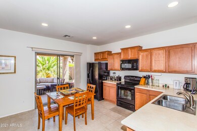 05 Kitchen