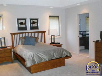 3913 SW Stonybrook Dr, Topeka, KS 66610 - photo 7