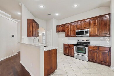 2202 Whitney Dr, Weatherford, TX 76087 - photo 6