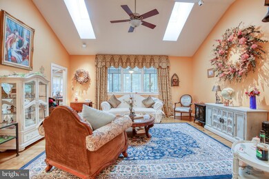 857 Seven Oaks Dr, Bentonville, VA 22610 - photo 5