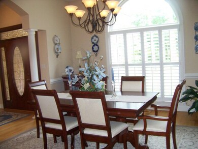 FORMAL DINING