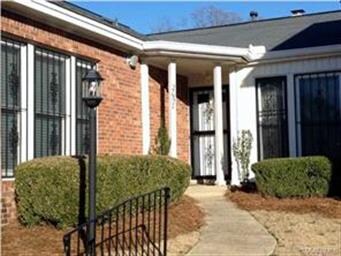 Inviting front entrance!