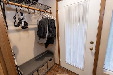 1817 Eagles Ridge Ct, Somerset, PA 15501 - photo 3