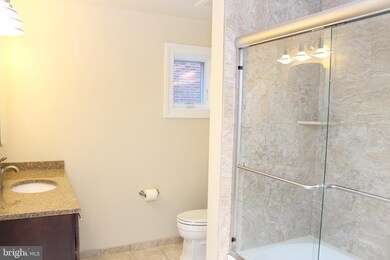 1112 E Lancaster Ave unit 301, Bryn Mawr, PA 19010 - photo 4